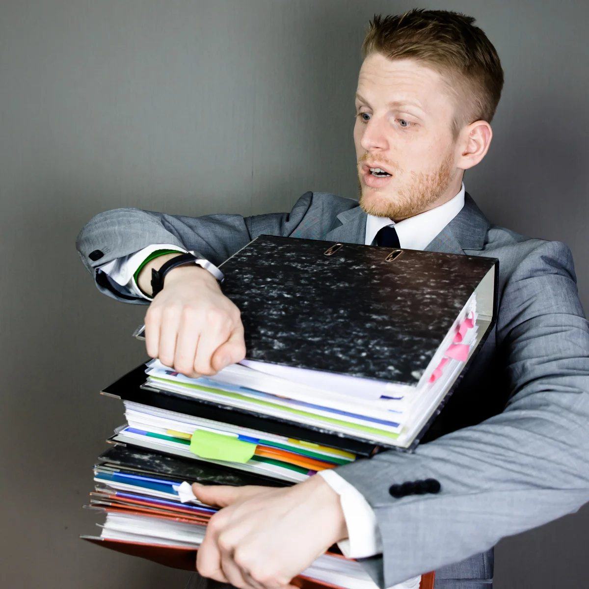 AI-gestützte Recherche für Steuer-/Rechtsinformationen (internes Wissen nutzbar machen)